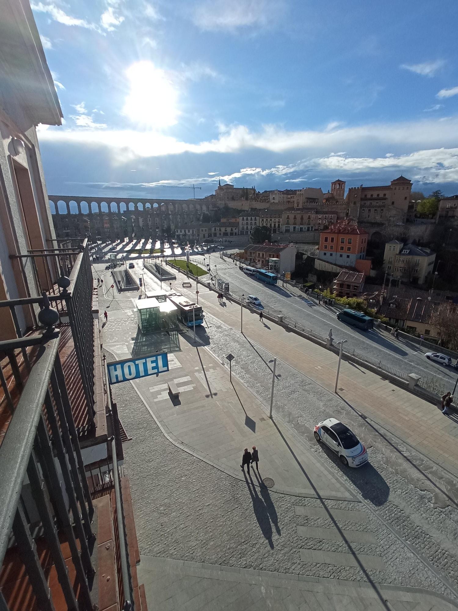 Hotel Ele Acueducto Segovia Exterior photo